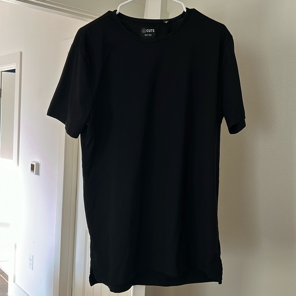 Cuts Clothing Split-Hem tee